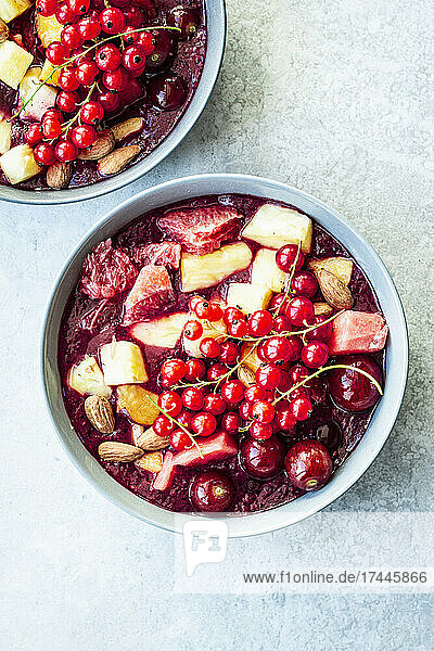 Smoothie Bowl with currants