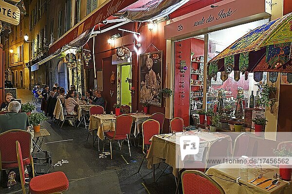 Cosy alleys and restaurants in the evening  city centre  Nice  Département Alpes-Maritimes  Region Provence-Alpes-Côte d'Azur  France  Europe