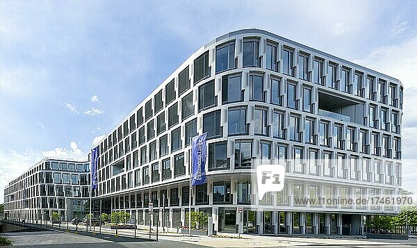 Bürogebäude Infinity Office  Bankhaus Lampe  Düsseldorf  Rheinland  Nordrhein-Westfalen  Deutschland  Europa
