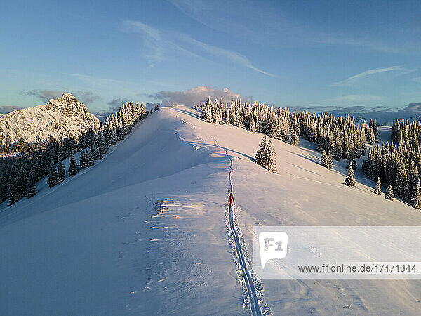 Woman skiing on snowcapped mountain  Schonkahler  Tyrol  Austria