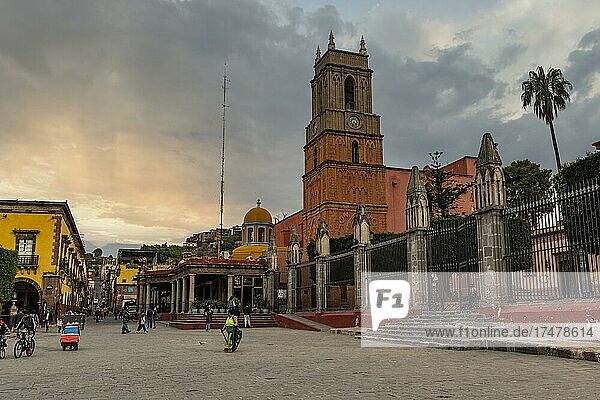 Kathedrale La Parroquia de San Miguel Arcángel  Unesco-Stätte San Miguel de Allende  Guanajuato  Mexiko  Mittelamerika
