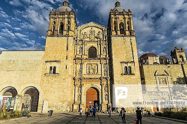 Kirche Santo Domingo de Guzmán  Oaxaca  Mexiko  Mittelamerika
