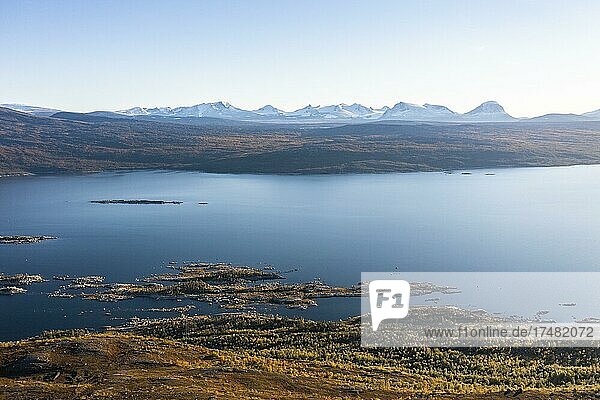 Blick über den Stora Sjöfallet Nationalpark und See Akkajaure  Luftaufnahme  Laponia  Norrbotten  Lappland  Schweden  Europa