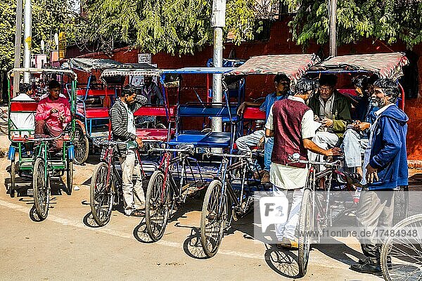 Cycle rickshaws  traffic chaos in Old Delhi  Delhi  India  Asia