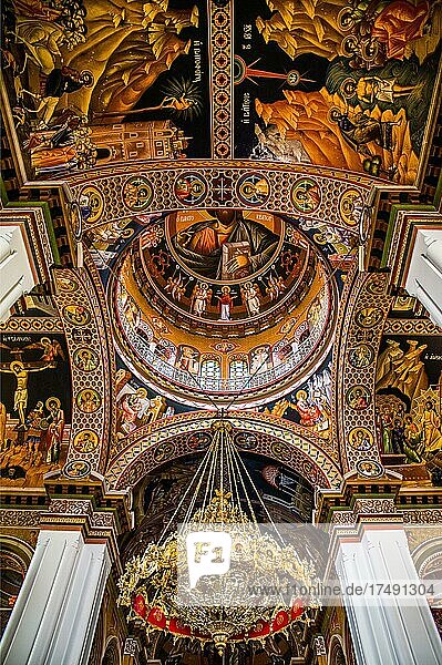 Byzantinische Minas-Kathedrale mit farbenprächtigen Fresken  Heraklion