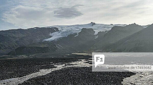 River in front of Vatnajökull Glacier  Vatnajökull National Park  Bílastæði  Austurland  Iceland  Europe