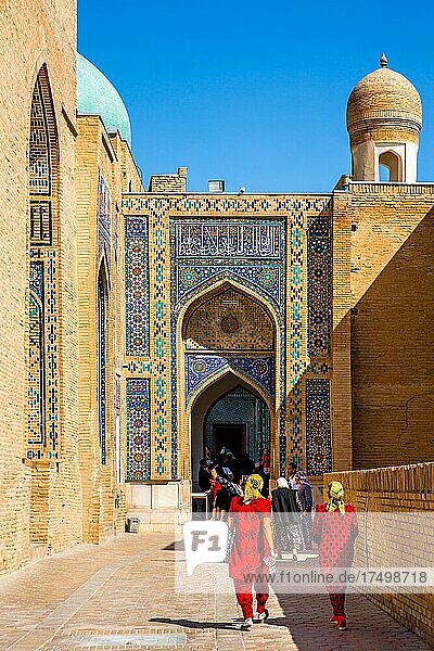 Shohizinda  Tomb Street of 11 Mausoleums  Samarkand  Uzbekistan  Samarkand  Uzbekistan  Asia