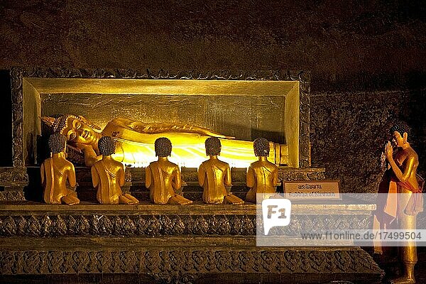 Buddha-Statuen  Affentempel  Suwankuha Tempel buddha cave temple  Phang Na  Phuket  Thailand  Asien