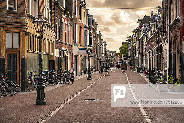 Netherlands  South Holland  Leiden  Haarlemmerstraat street at dusk