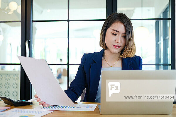 Young entrepreneur businesswoman working in modern office