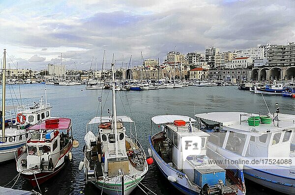 Boote im Venezianischen Hafen  Iraklio  Kreta  Griechenland  Europa