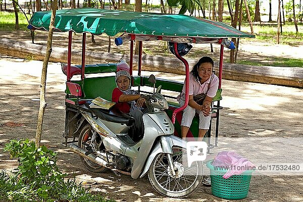 Traditionelle Fahrzeuge  Transportmittel  Phuket  Phuket  Thailand  Asien