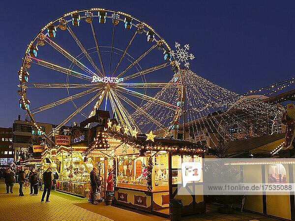 Ferris wheel at the Christmas market  Hagen  Ruhr area  North Rhine-Westphalia  Germany  Europe