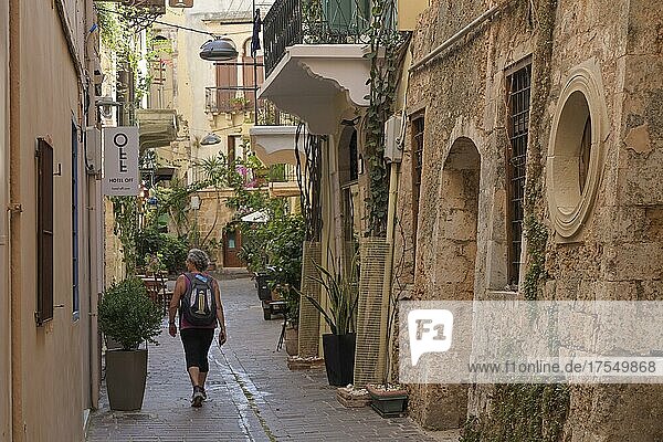 Old Town Alley  Topanas Quarter  Chania  Crete  Greece  Europe
