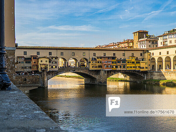Italien  Toskana  Florenz  Fluss Arno und Ponte Vecchio