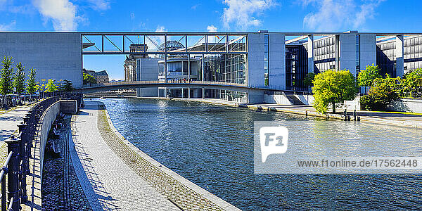 Paul-Loebe Parliament building along the Spree River and footbridge  Government district in Berlin Mitte  Berlin  Germany  Europe