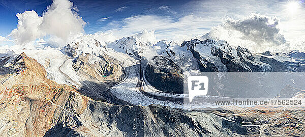 Panoramablick aus der Luft auf Gornergletscher  Lyskamm  Monte Rosa  Castor und Pollux  Zermatt  Wallis  Schweizer Alpen  Schweiz  Europa