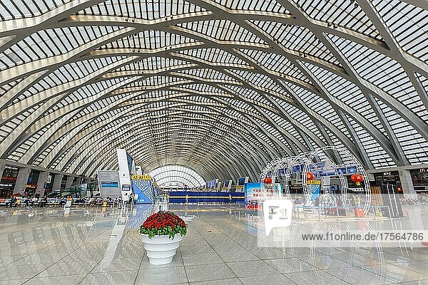 Tianjin West Station moderne Architektur Bahnhof in Tianjin  China  Asien