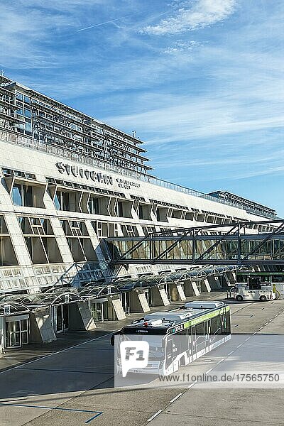 Terminal Flughafen Stuttgart STR Airport in Stuttgart  Deutschland  Europa