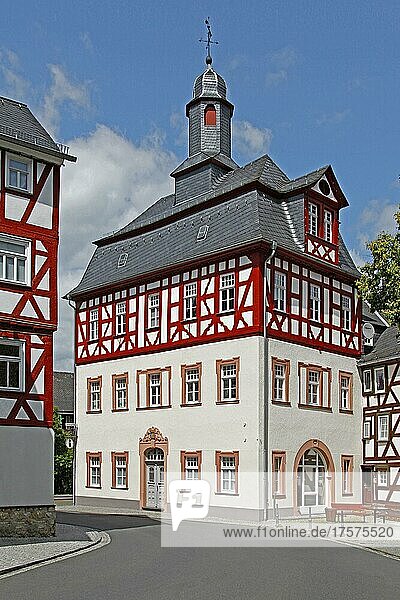 Altes Rathaus  erbaut 1724  Fachwerkhäuser  Dillenburg  Hessen  Deutschland  Europa