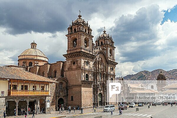 Compañia de Jesús Church  Plaza de Armas  Cusco  Peru  South America