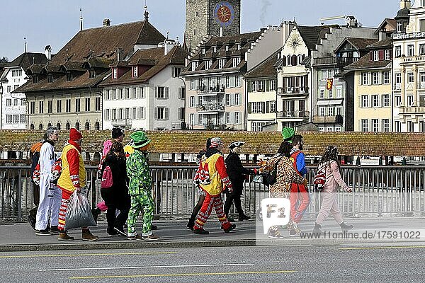 Fasnachtler on foot  Lucerne  Switzerland  carnival parade  parade with dressed up people  Switzerland  Europe