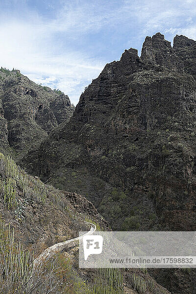 Bergige Landschaft im Barranco del Infierno  Teneriffa  Spanien