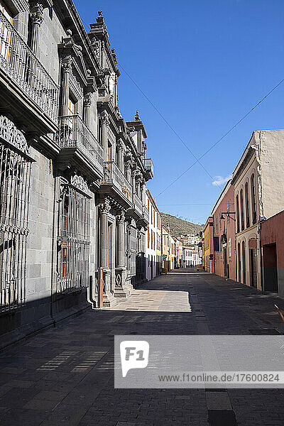Spain  Province of Santa Cruz de Tenerife  La Laguna  Empty alley stretching between rows of city houses