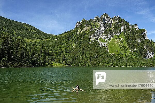 Soinsee  Soin See mit Ruchenköpfen  Rotwandgebiet  Magfallgebirge  Oberbayern  Bayern  Deutschland  Europa