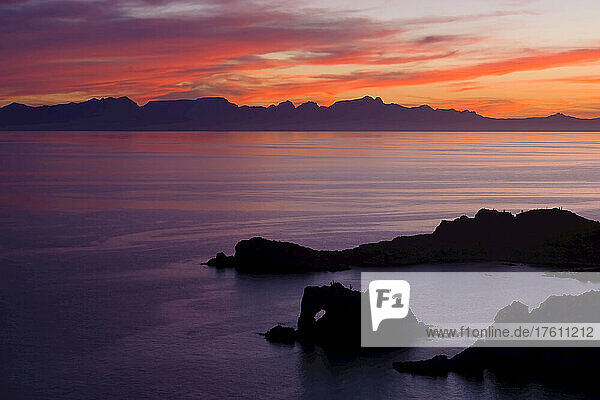 Sonnenuntergang über der Baja-Halbinsel  gesehen von Catalina Island.