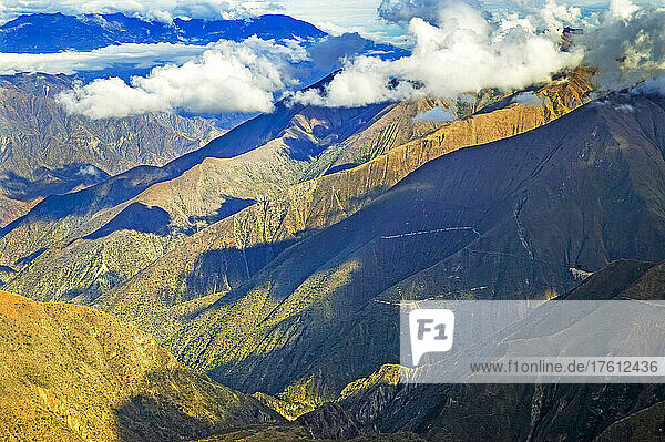 Blick auf das gewaltige Tal des Maranon  des Hauptarms des oberen Amazonas  in den Anden  nahe Cajamarca  Peru; Peru