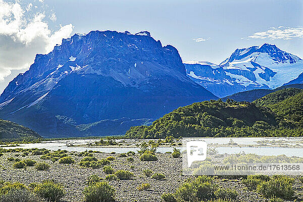 Eine Berglandschaft im Parque Nacional Los Glaciares; Patagonien  Argentinien