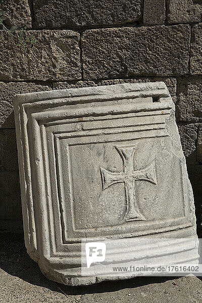 Kreuz der Ritter  Kirche Unserer Lieben Frau von der Burg (Byzantinisches Kunstmuseum)  Altstadt von Rhodos in Griechenland; Rhodos  Dodekanes  Griechenland