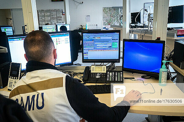 The private ambulance coordinator manages transport that is not covered by the hospital teams.