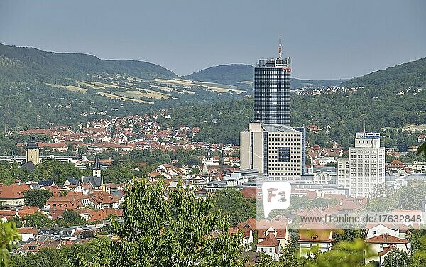 Stadtpanorama mit Jentower  Jena  Thüringen  Deutschland  Europa