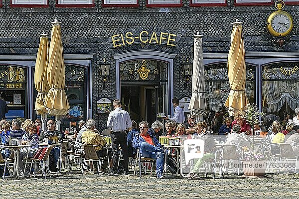 Eiscafe  Marktplatz  Goslar  Niedersachsen  Deutschland  Europa