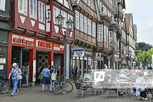 Straßencafe  Marktplatz  Celle  Niedersachsen  Deutschland  Europa