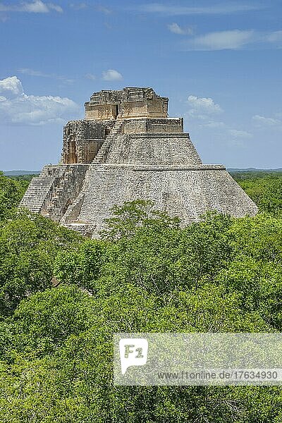 Pyramide des Zauberers (Piramide del Adivino)  Uxmal  Yucatan  Mexiko  Mittelamerika