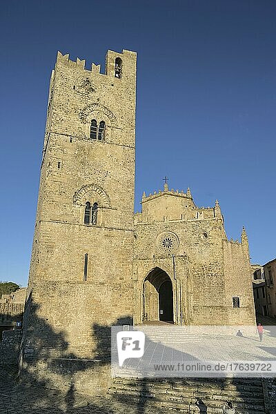 Dom Chiesa Madre mit Glockenturm  Erice  Sizilien  Italien  Europa