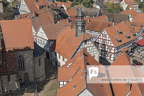Mittelalterliches Rathaus  historische Fachwerkhäuser  Luftaufnahme vom Hinterturm  Altstadt  Schlitz  Vogelsberg  Hessen  Deutschland  Europa