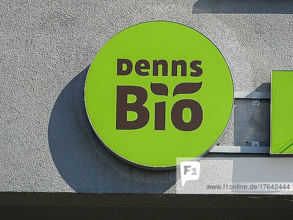 Firmenschild von Denns Biomarkt  Offenbach am Main  Hessen  Deutschland  Europa