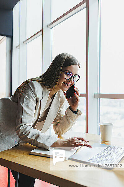 woman businesswoman work in the office