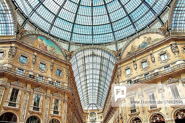Galleria Vittorio Emanuele II  Milan  Italy