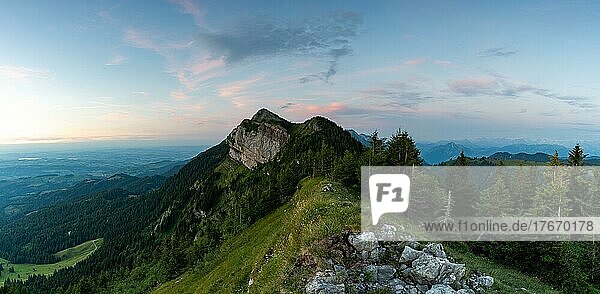 Blick Richtung Blaue Tosse  Stäfeliflue vom Risetestock  Kanton Luzern und Obwalden  Schweiz  Europa