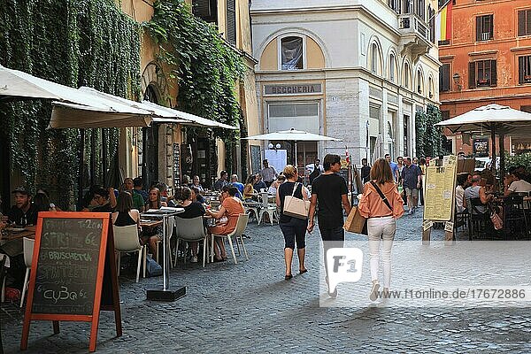 Straßenkaffee in der Altstadt von Rom  Italien  Europa