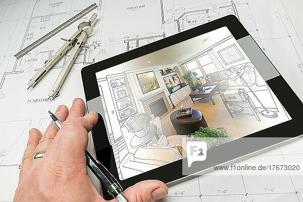 Hand eines Architekten auf einem Computertablett  das eine Fotokombination von Wohnzimmer-Illustrationen über Hausplänen  Kompass und Lineal zeigt