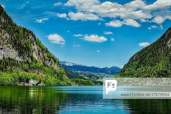 Hallstatter See Bergsee in Österreich. Region Salzkammergut  Österreich  Europa