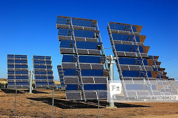 Sanlucar la Mayor  Solarturmkraftwerk  Solarwärmekraftwerk  11-MW-Solarkraftwerk PS10  bei Sevilla  Andalusien  Spanien  Europa