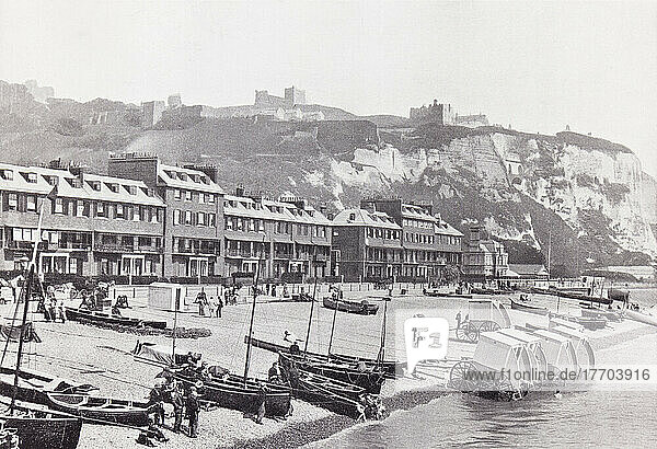 Die Parade mit Dover Castle  Dover  Kent  England  hier im 19. Jahrhundert. Aus Around The Coast  An Album of Pictures from Photographs of the Chief Seaside Places of Interest in Great Britain and Ireland  veröffentlicht in London  1895  von George Newnes Limited.