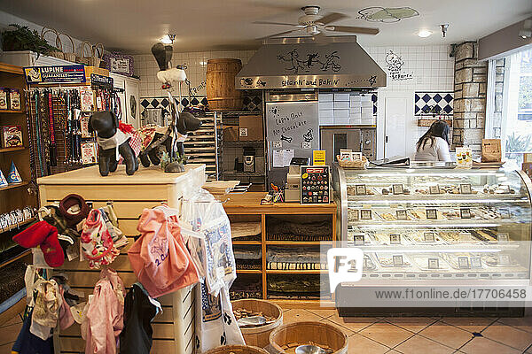 Interior Of A Souvenir Shop With Baking In A Display Case; California  United States Of America